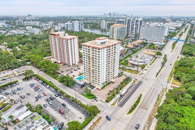 Building Photo - 3000 E Sunrise Blvd