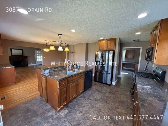 Building Photo - 30871 Lorain Rd