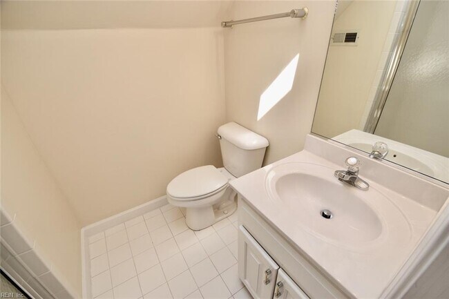 Building Photo - 1514 Bordeaux Pl