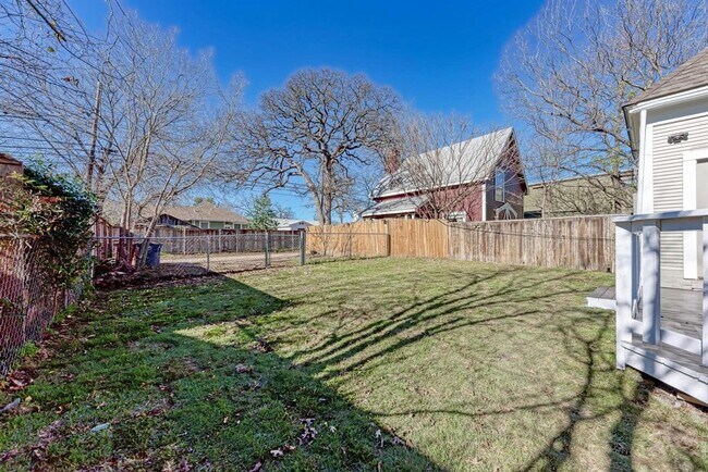Building Photo - 3908 Avenue C
