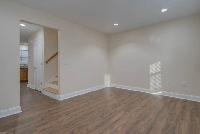 Building Photo - 435 Pin Oak Dr NW