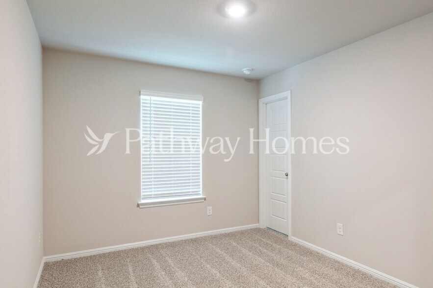 Building Photo - 9448 Golden Tree Ave