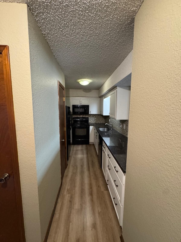 Building Photo - 1414 E Mart-Way Cir