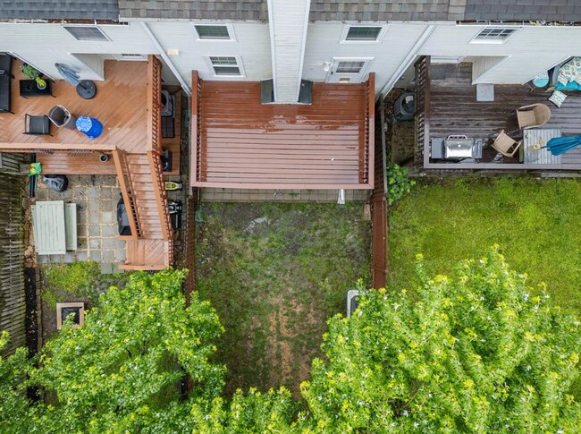 Building Photo - Well Kept Home in Private Court in Abingdon!