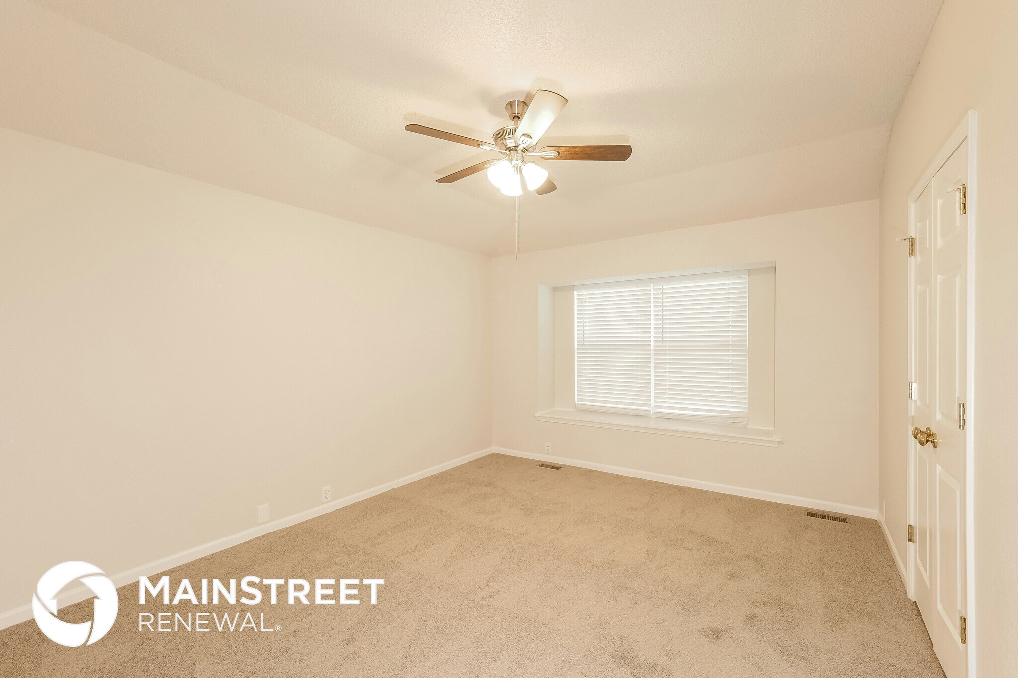 Building Photo - 2121 SE 7th St