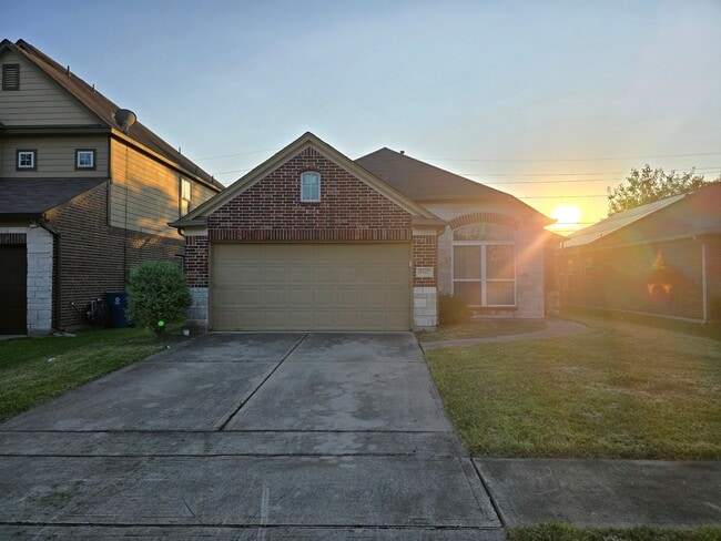 Building Photo - 8127 Redbud Point Ln