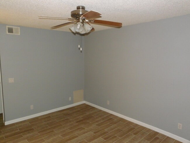 Building Photo - 8116 Severn Dr