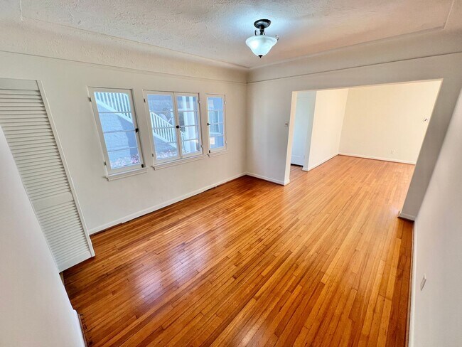 Building Photo - Charming Belmont Shore 2BD/1BA in Spanish-Style Duplex | Garage Included