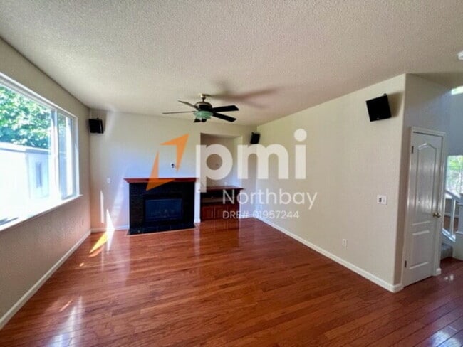 Building Photo - 2133 Beaujolais Ct