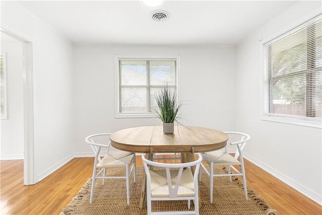 Building Photo - 513 W 13th Ave