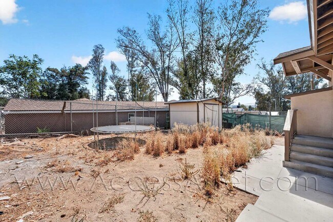 Building Photo - 23963 Lodge Dr