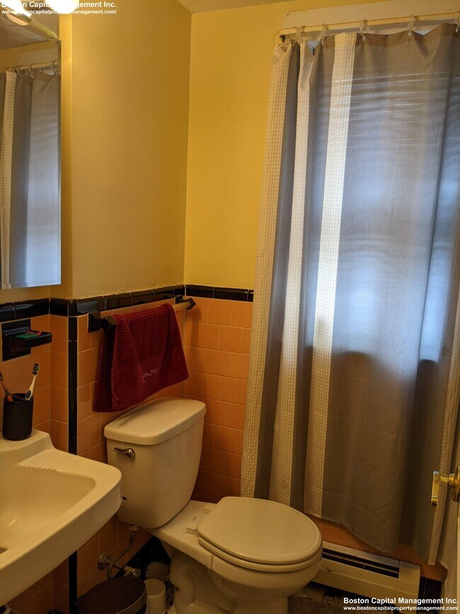 Building Photo - 464 Highland Ave