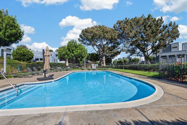 Building Photo - 841 America Way