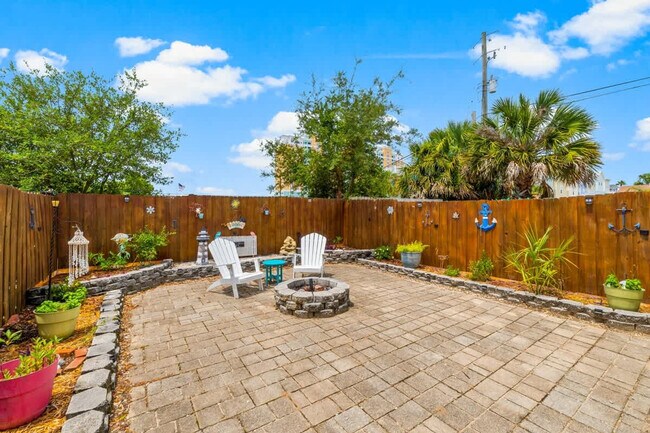 Building Photo - 7405A Beach Dr