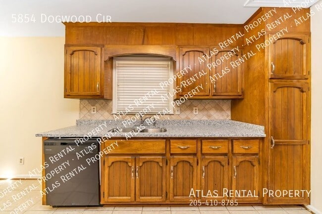 Building Photo - 5854 Dogwood Cir