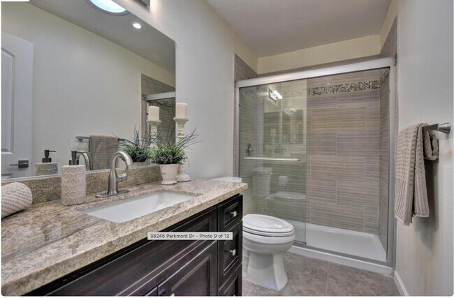 Building Photo - 38245 Parkmont Dr