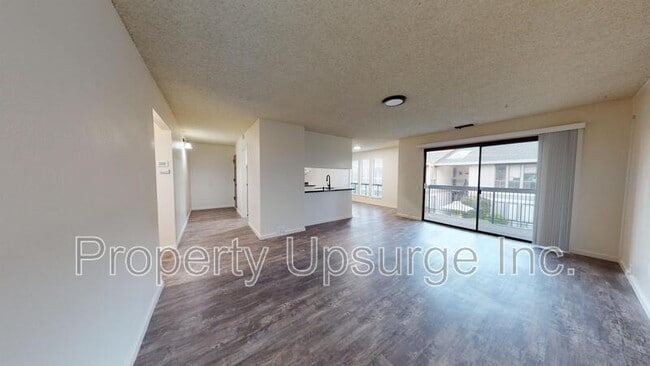 Building Photo - 905 Lakeside Dr