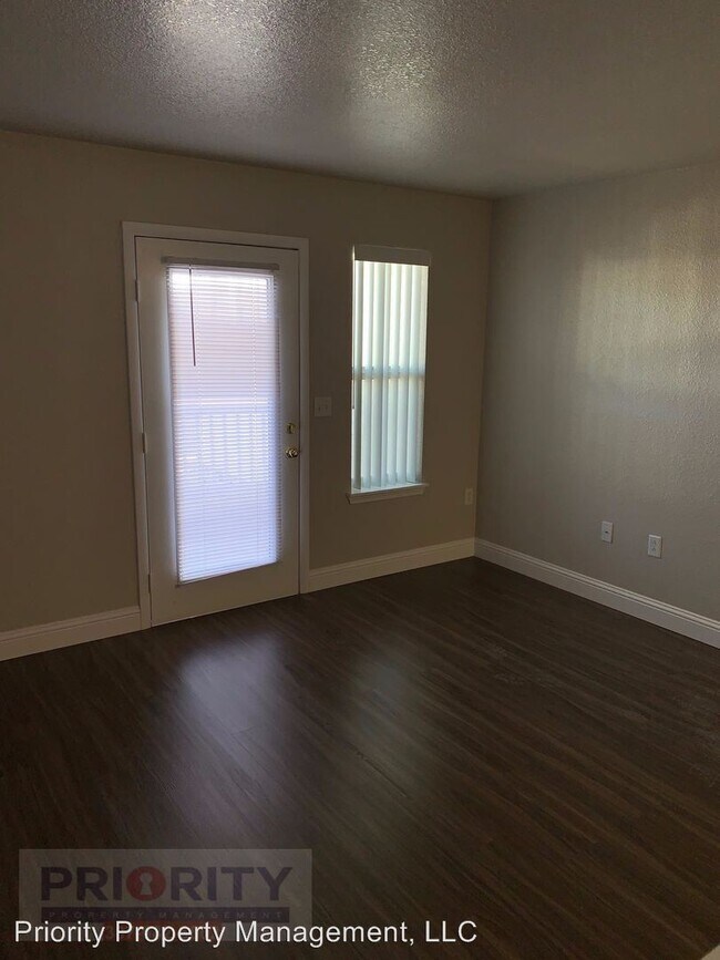 Building Photo - 1101 Desert Hills Cir E