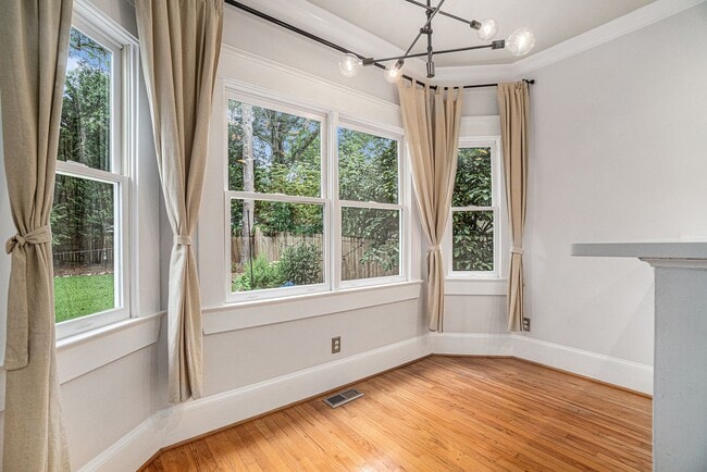 Building Photo - Charleston-Style East Atlanta Entertainer'...