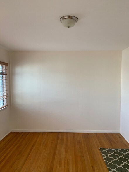 Building Photo - 253 5th Ave