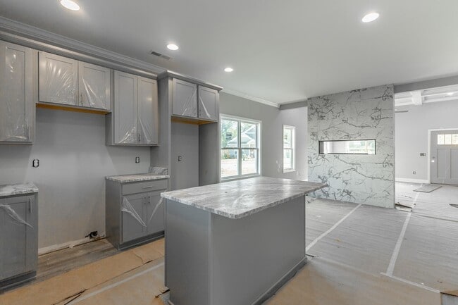 Building Photo - 5085 Oop Rd