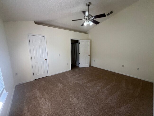 Building Photo - Beautiful Home with Spacious backyard
