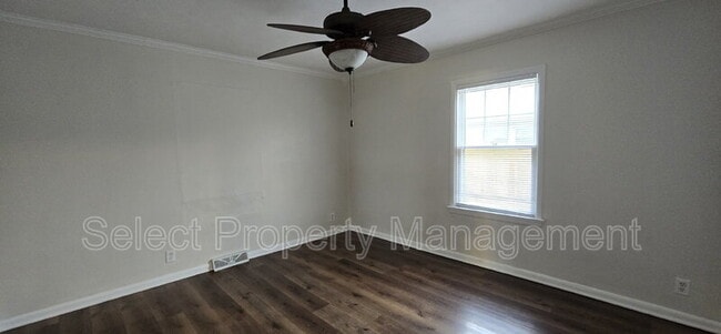 Building Photo - 2425 White Oak Ave