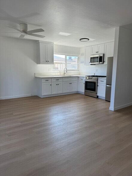 Building Photo - 2232 E Joana Dr