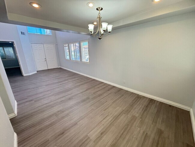 Building Photo - Gorgeous 4bed /5bath home nestled in a gre...