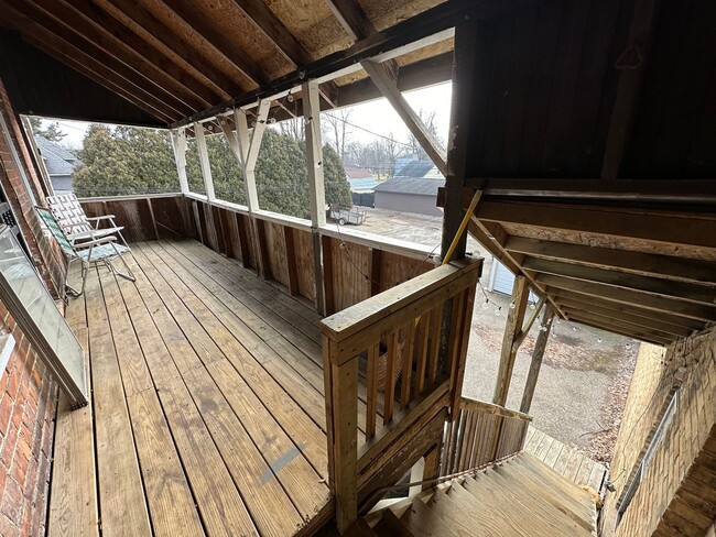 Building Photo - Large Apartment- HOMER,MI