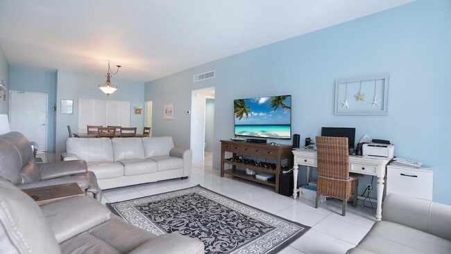 Building Photo - 4250 Galt Ocean Dr