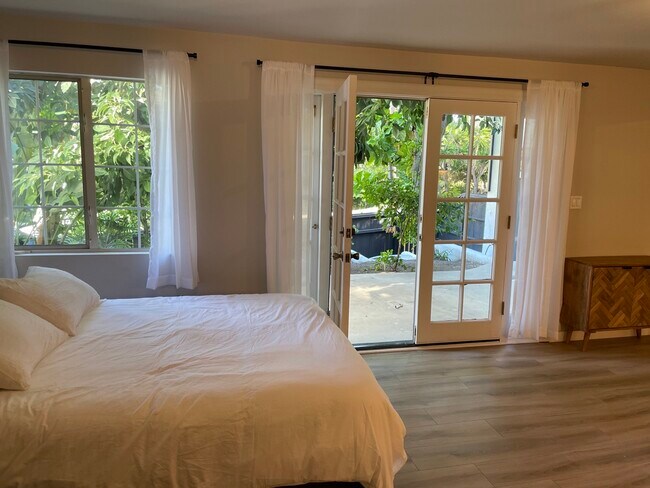 Primary Photo - 2250 La Granada Dr