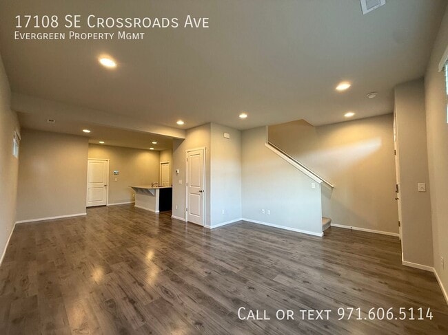 Building Photo - 17108 SE Crossroads Ave