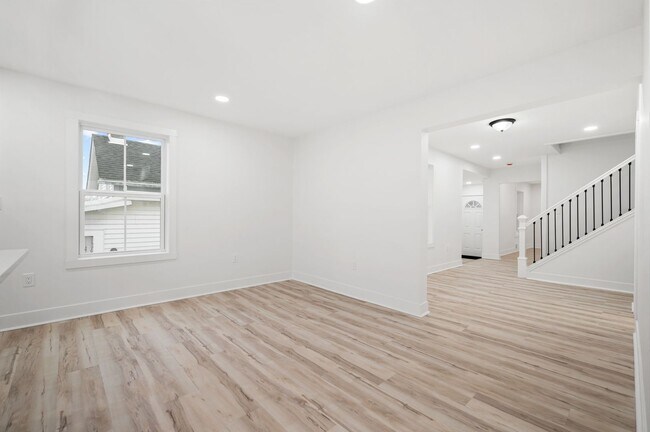 Building Photo - Gorgeous 3 bedroom home in Verona available now!