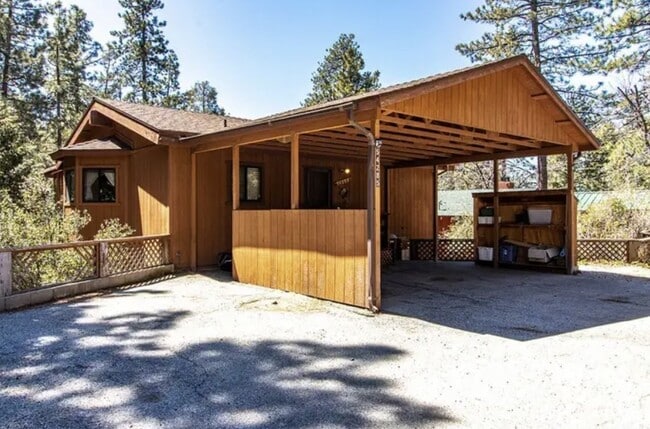 Building Photo - Solar 3 Bd/ 2 Ba. Single-Family Home Rental