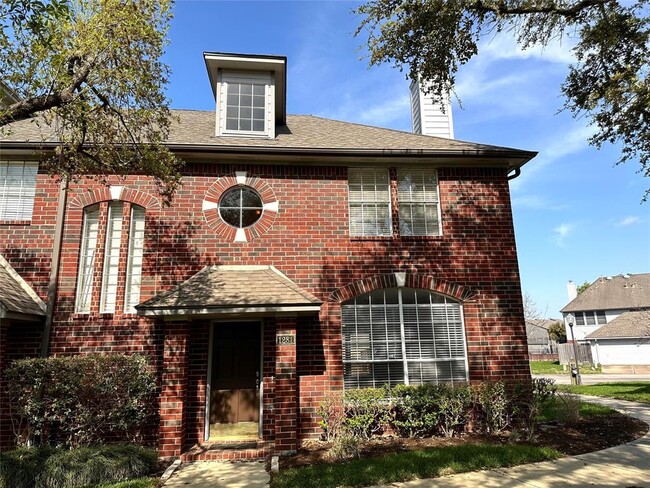 Building Photo - 1281 El Camino Village Dr