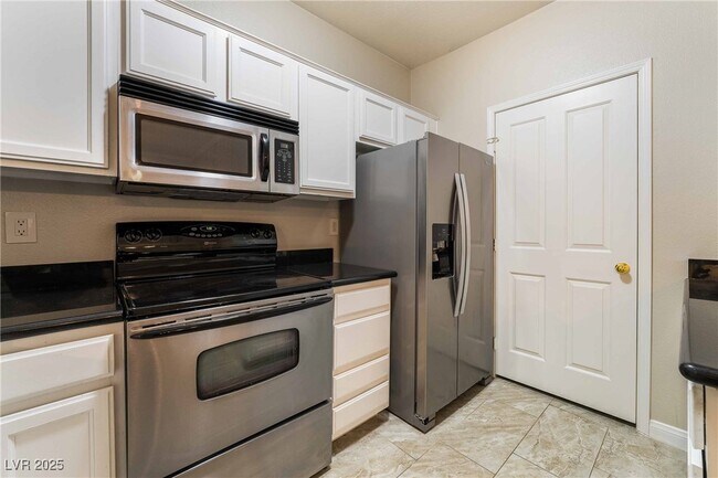 Building Photo - 2900 Sunridge Heights Pkwy