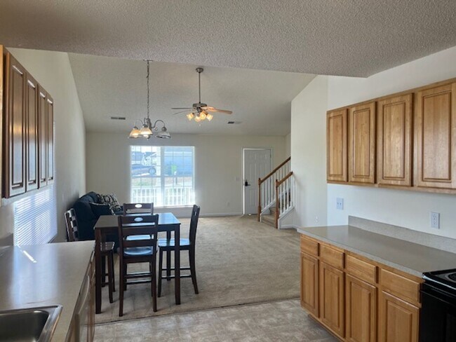 Building Photo - Spacious 3-Bedroom Home with Loft & Large Backyard!