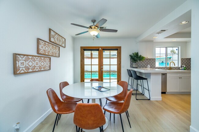 Building Photo - 54200 Avenida Madero