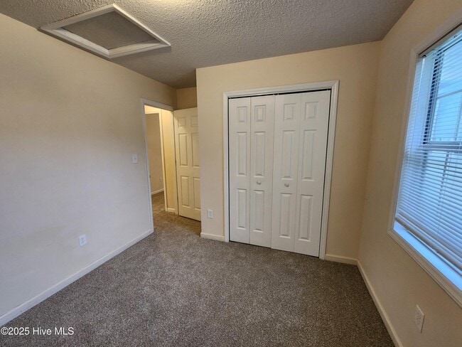 Building Photo - 405 Alec Ct