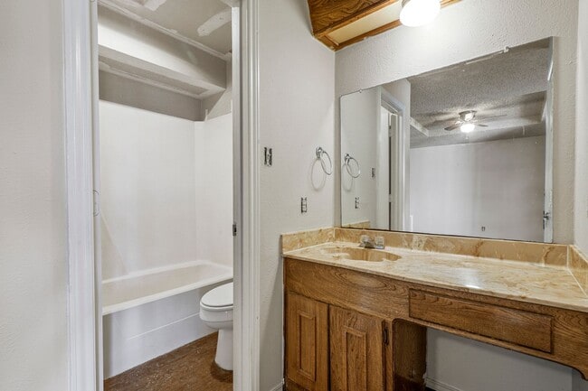 Building Photo - 223 E Pritchard Ln
