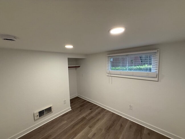 Building Photo - Spacious 3BR + Loft | 2.5BA | Large Yard |...