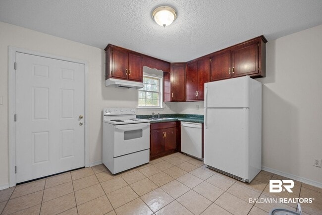 Building Photo - 20938 Liberty Ln