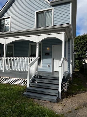 125 Dakota front door - 129 Dakota Ave