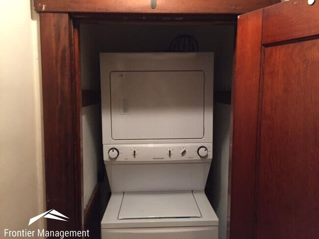 Building Photo - 1020 Leavenworth St