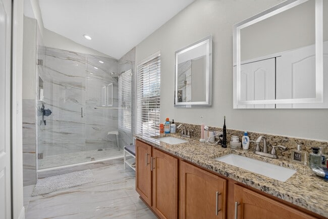 Building Photo - 6746 Breezy Palm Dr
