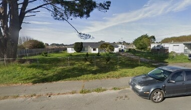 Building Photo - 3 Bedroom 1 Bathroom Single Family McKinleyville Home