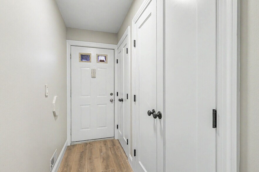 Building Photo - 83 Liberty Ct