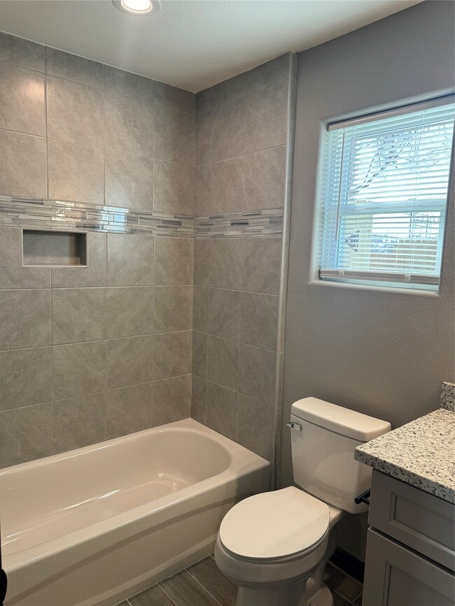 Building Photo - 7906 Sexton St