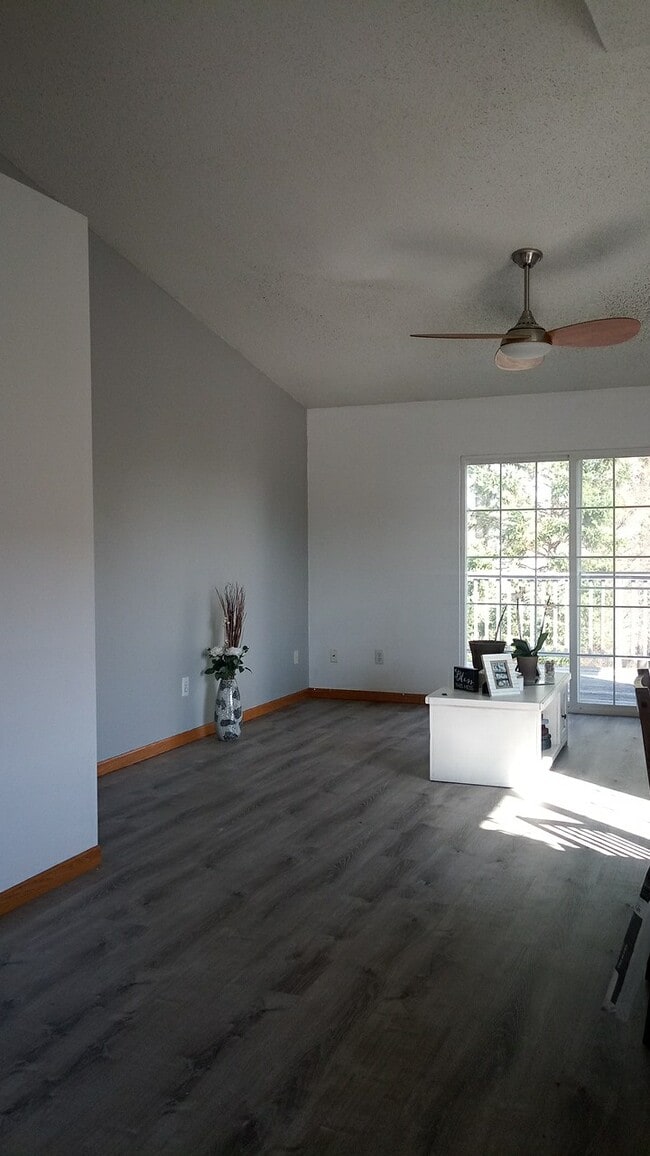 Building Photo - 1675 Hemingway Ln